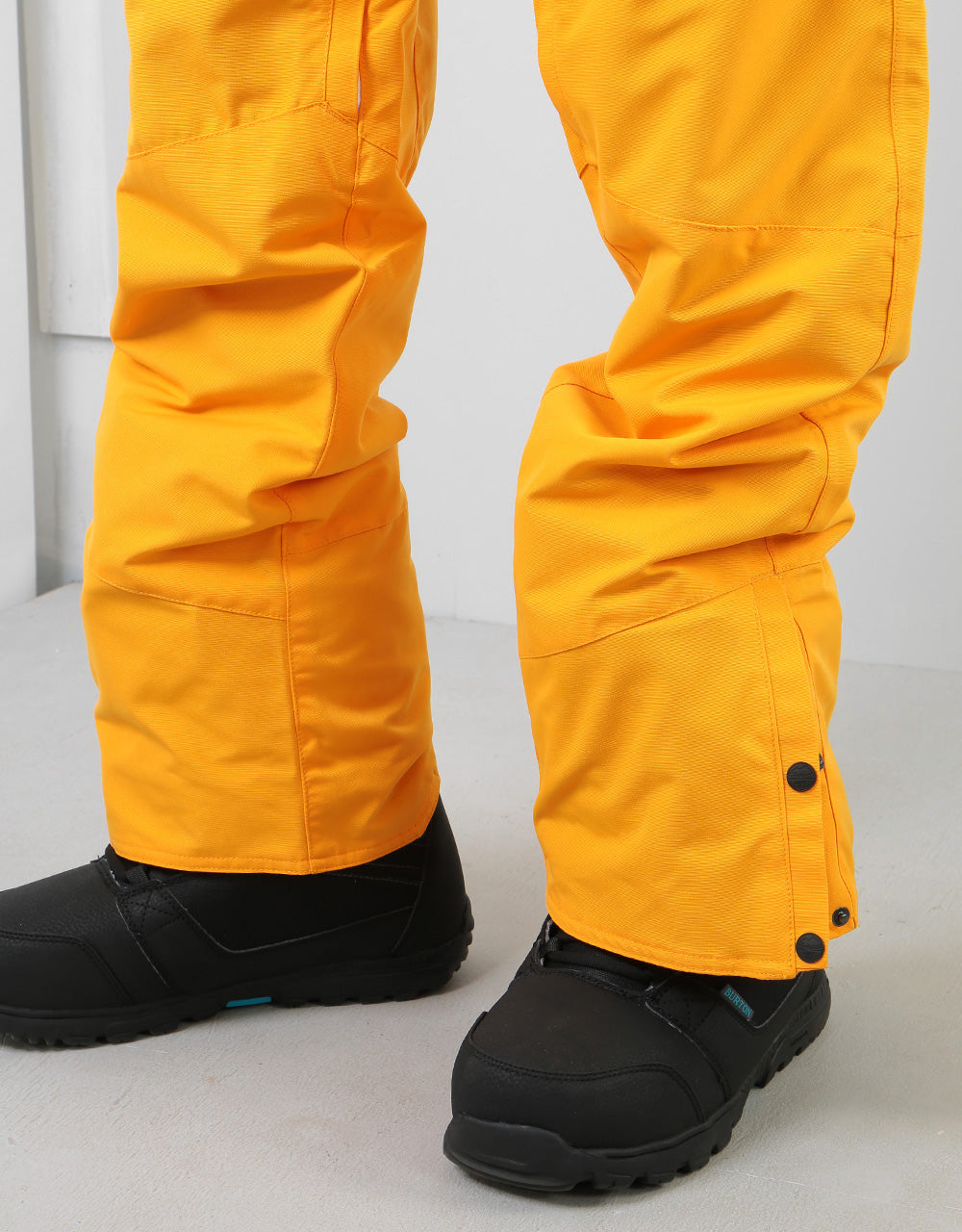 Picture Under Snowboard Pants - Yellow