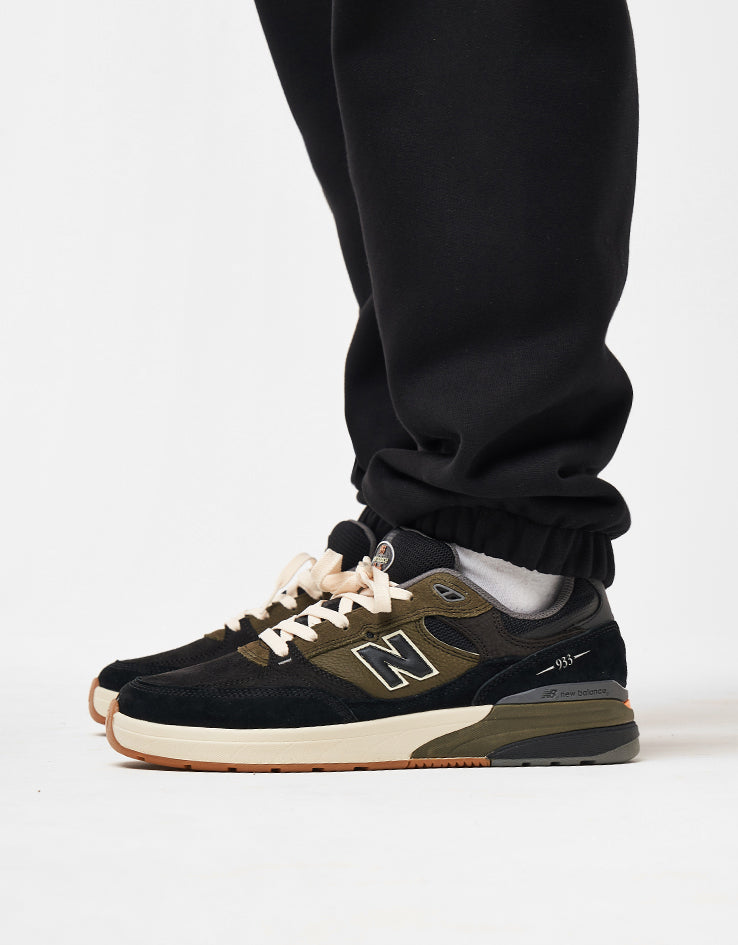 Carhartt WIP Chase Sweat Pant - Black/Gold