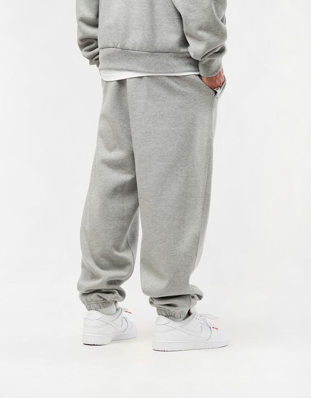 Nike Solo Swoosh Sweatpants - Dark Grey Heather/White