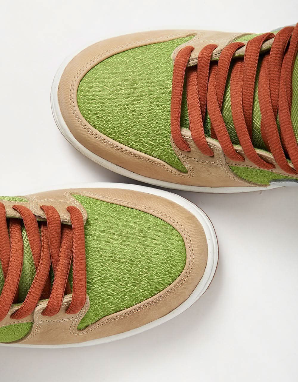 Nike SB 'Escargot' Dunk Low Pro WC Skate Shoes - Sesame/Metallic Silver-Pear-Fir