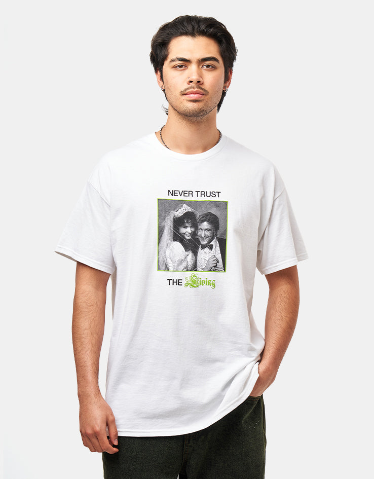 Welcome x Beetlejuice Trust T-Shirt - White