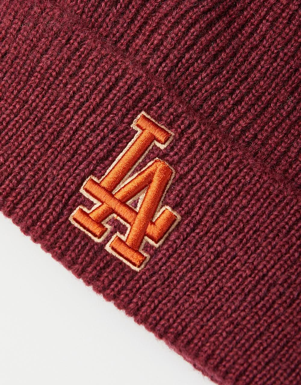 New Era Los Angeles Dodgers World Series Patch Beanie - Burgundy