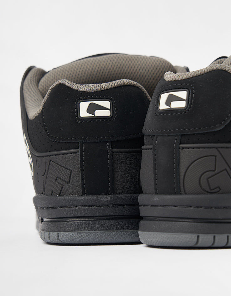 Globe Tilt Skate Shoes - Black/Black TPR