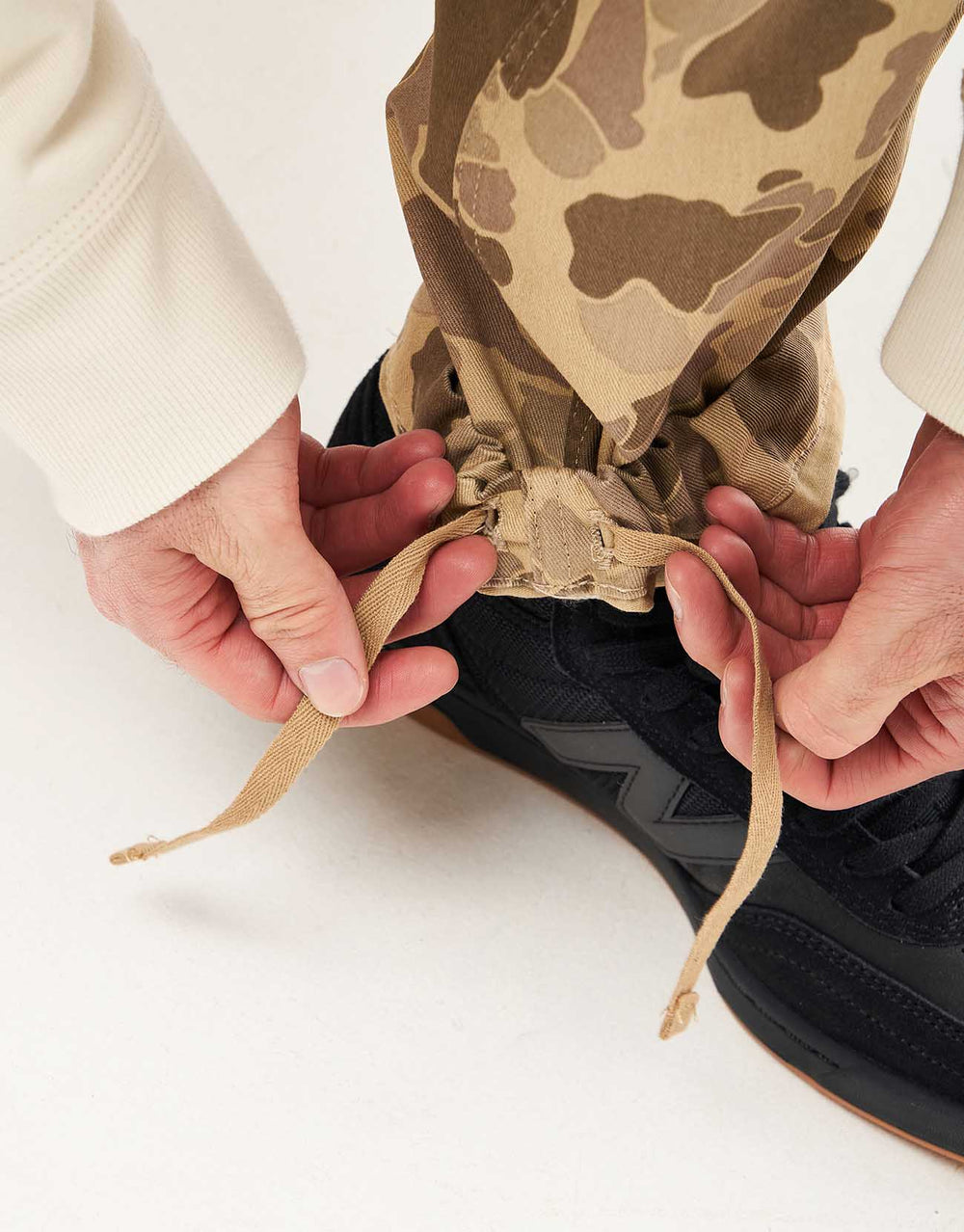 Carhartt WIP Regular Cargo Pant - Camo Duck/Desert (Rinsed)