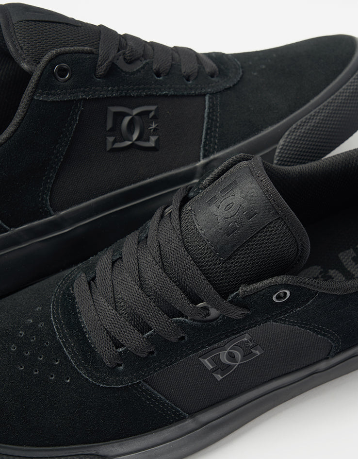 DC Teknic Skate Shoes - Black/Black/Black