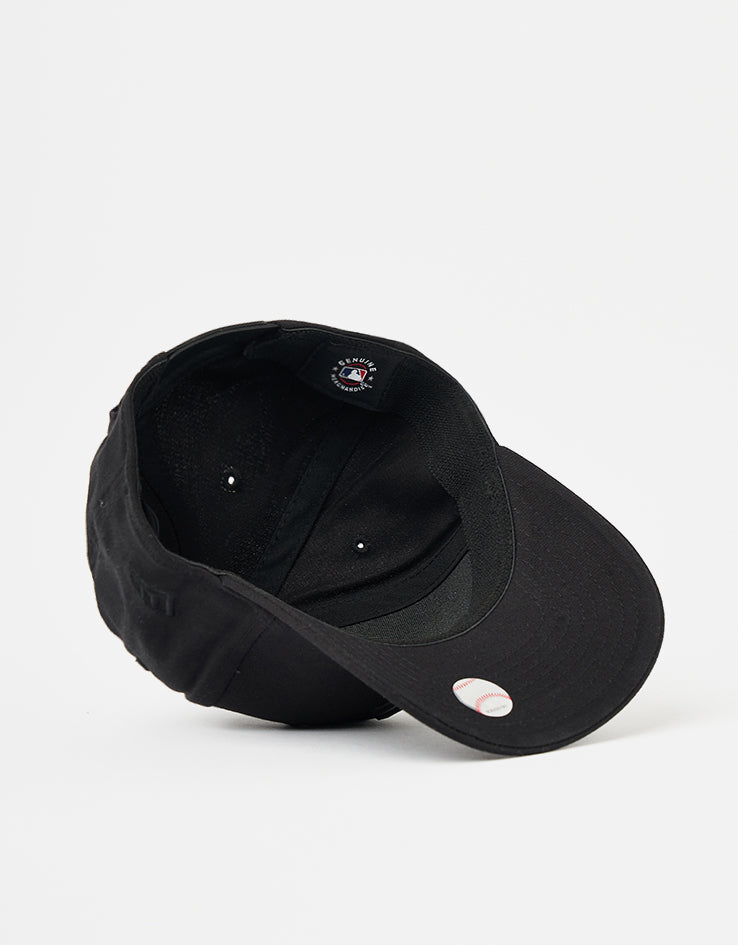 New Era New York Yankees Monochrome 9Seventy® Snapback Cap - Black/Black