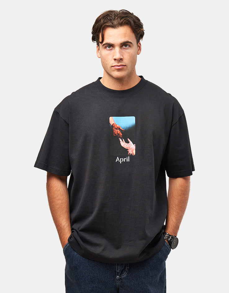 April Material T-Shirt - Black