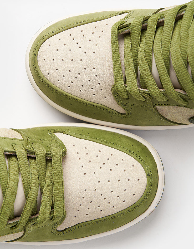 Nike SB 'Yuto' Dunk Low Pro QS Skate Shoes - Asparagus/Legion Green-Lt Khaki