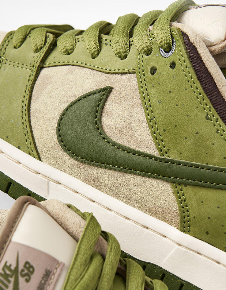 Nike SB 'Yuto' Dunk Low Pro QS Skate Shoes - Asparagus/Legion Green-Lt Khaki