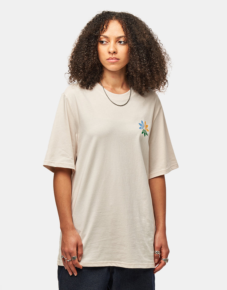adidas Pinwheel Trefoil T-Shirt - Wonder White/Crew Yellow