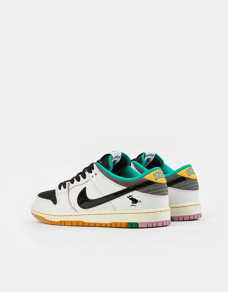 hhNIKE SB × CSEF × Dunk Low Pro QS Nike SB 'CSEF' Dunk Low Pro QS Skate Shoes - Summit White/Black