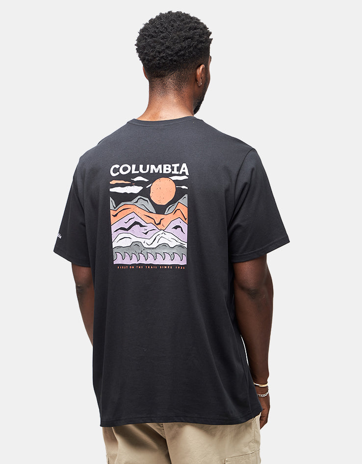 Columbia Explorers Canyon™ Back SS T-Shirt - Black/Peaks And Waves