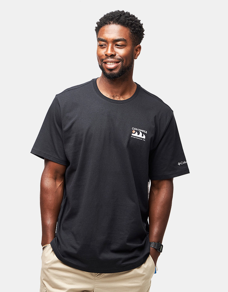 Columbia Explorers Canyon™ Back SS T-Shirt - Black/Peaks And Waves