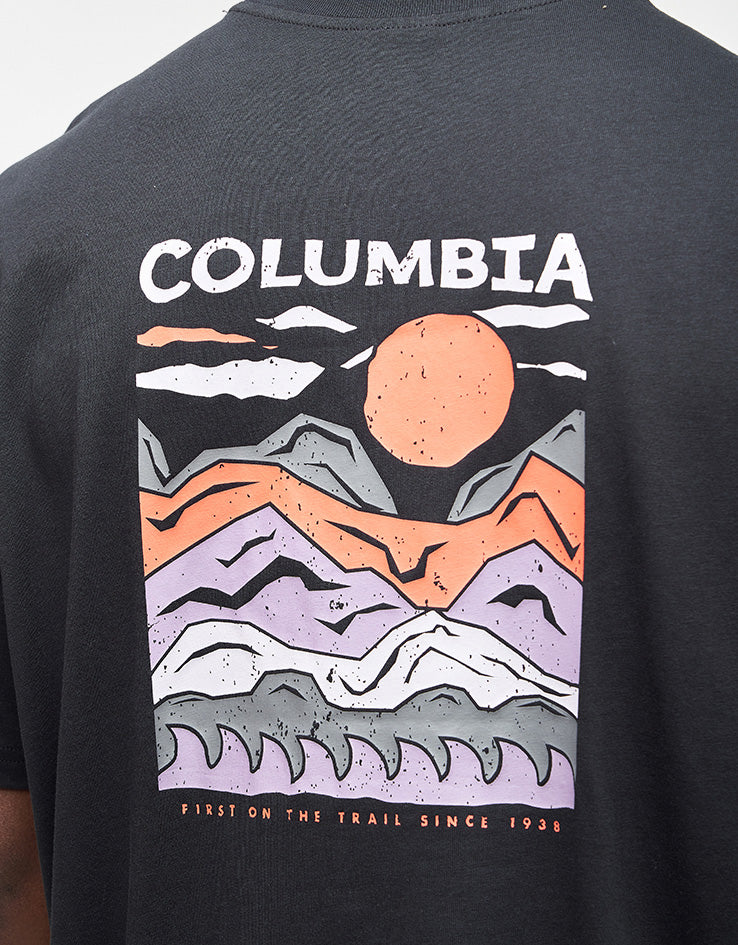 Columbia Explorers Canyon™ Back SS T-Shirt - Black/Peaks And Waves