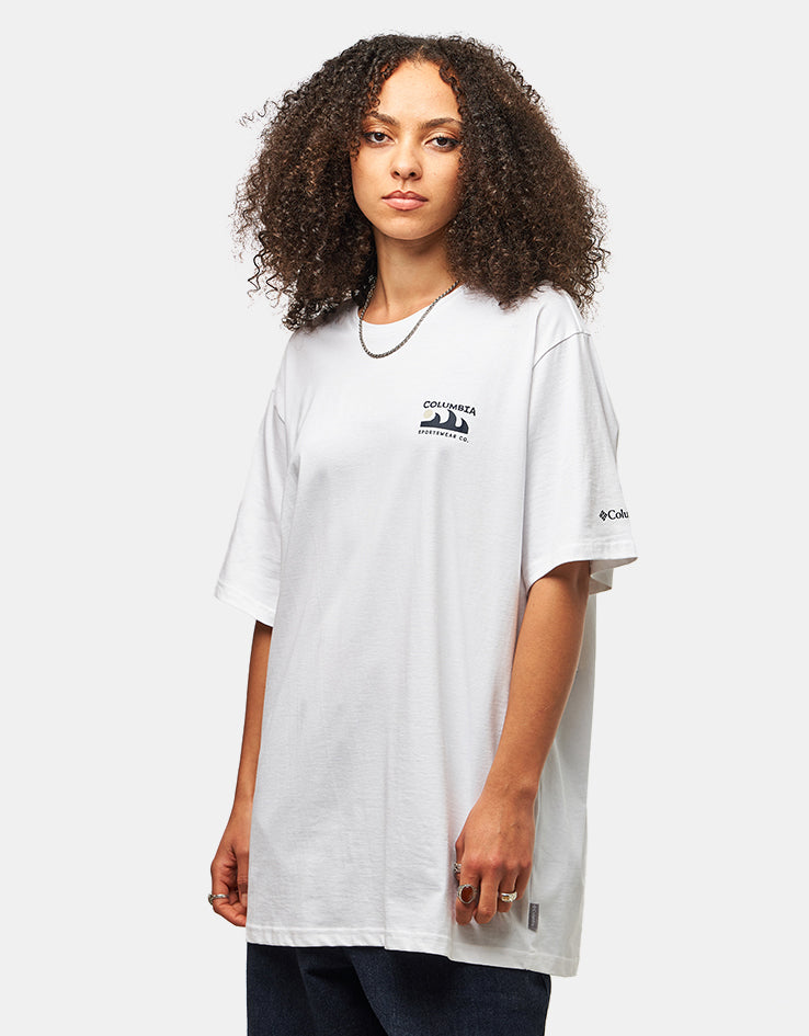 Columbia Explorers Canyon™ Back SS T-Shirt - White/Peaks And Waves