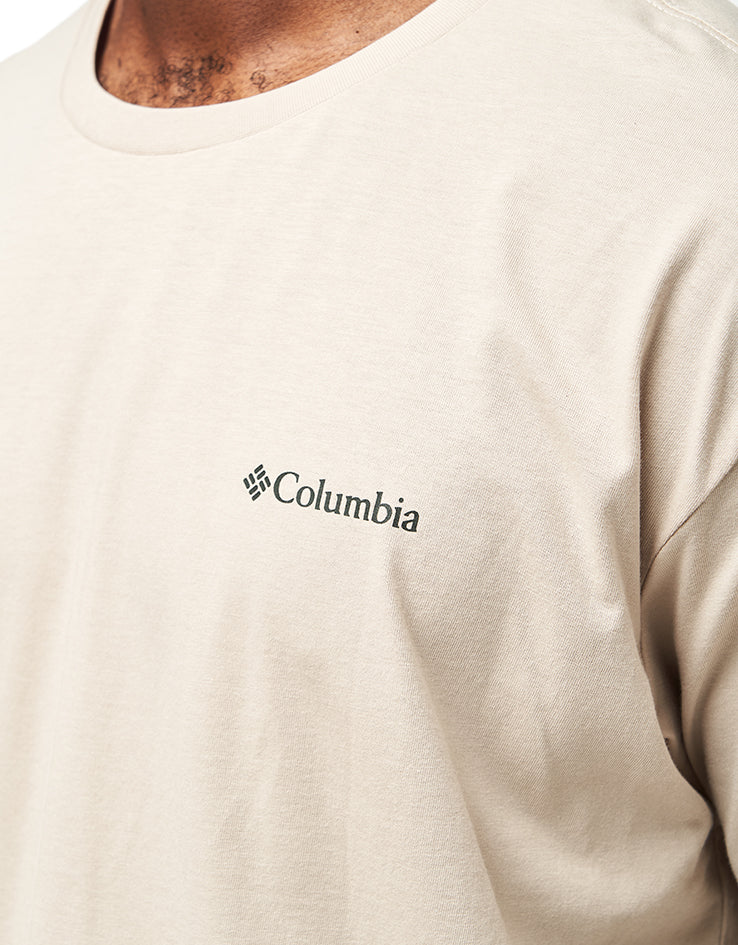 Columbia North Cascades™ Short Sleeve T-Shirt - Dark Stone/Framed Treebark