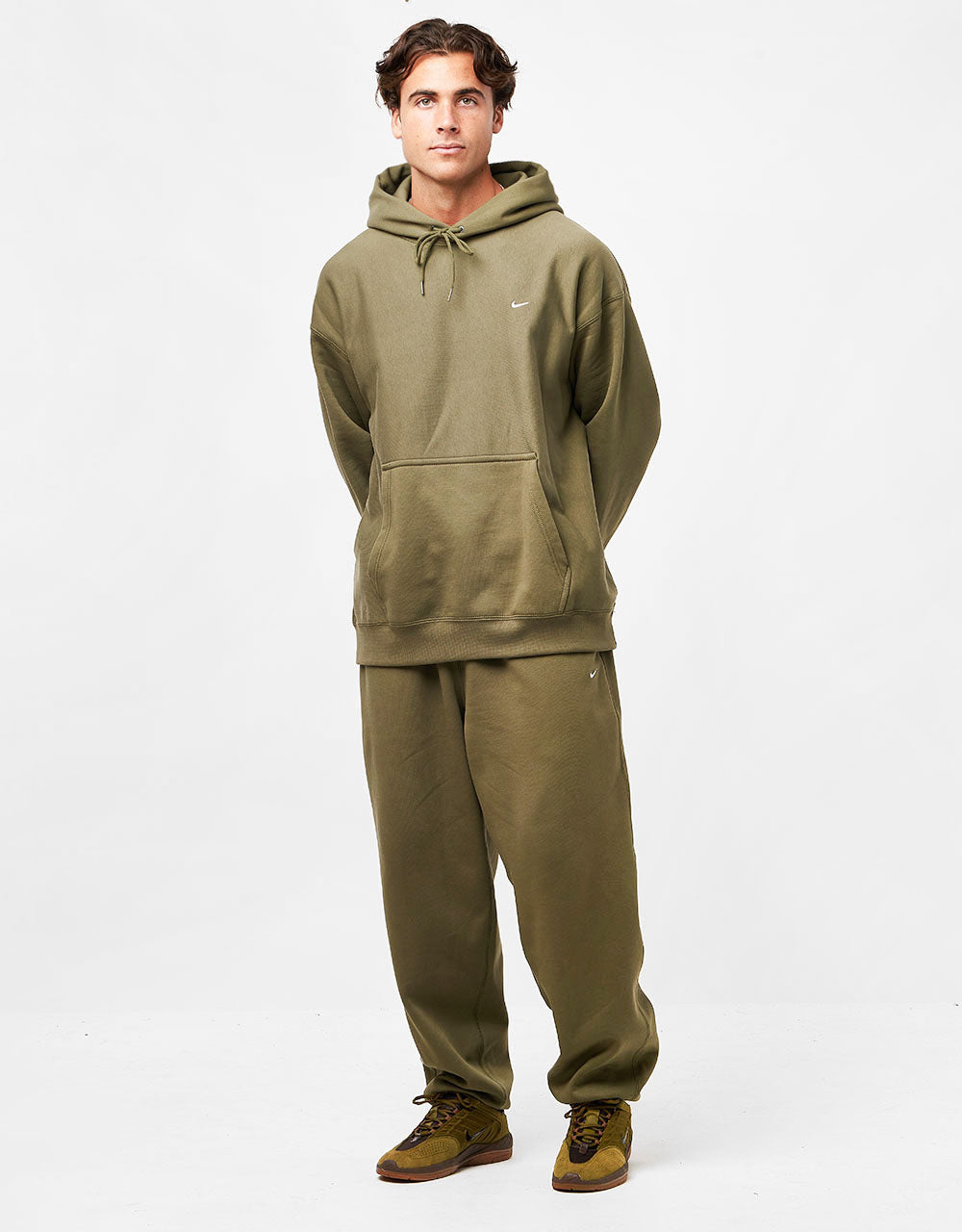 Nike Solo Swoosh Sweatpants - Medium Olive/Medium Olive/White