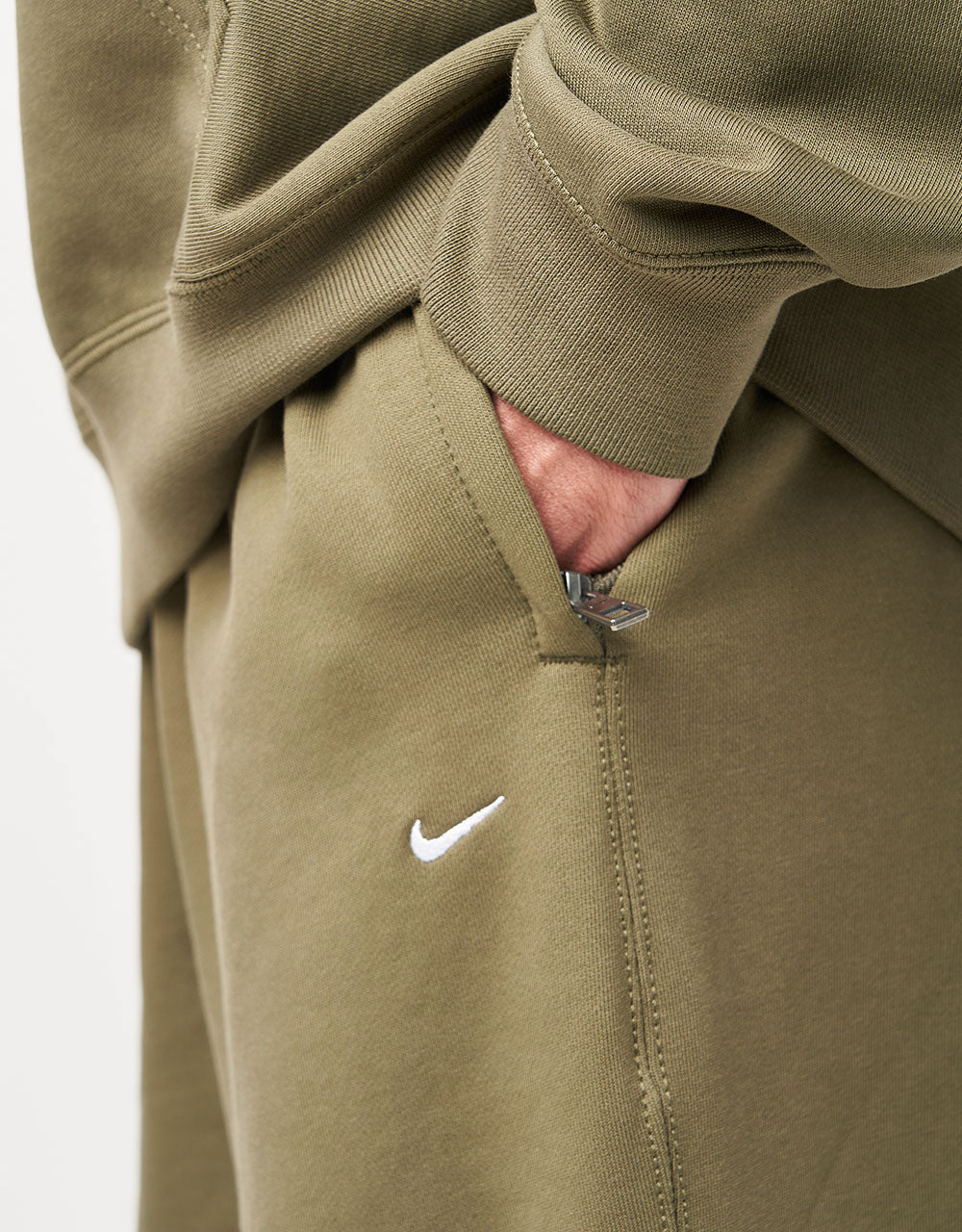 Nike Solo Swoosh Sweatpants - Medium Olive/Medium Olive/White