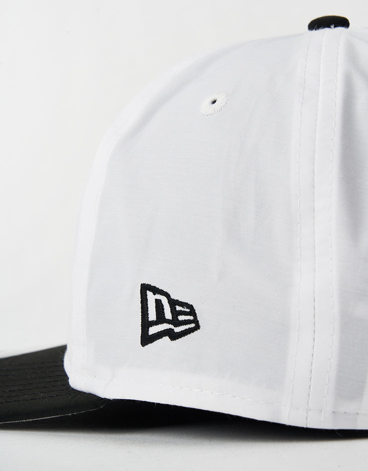 New Era Chicago Bulls NBA Draft Golfer Strapback Cap - White/Black