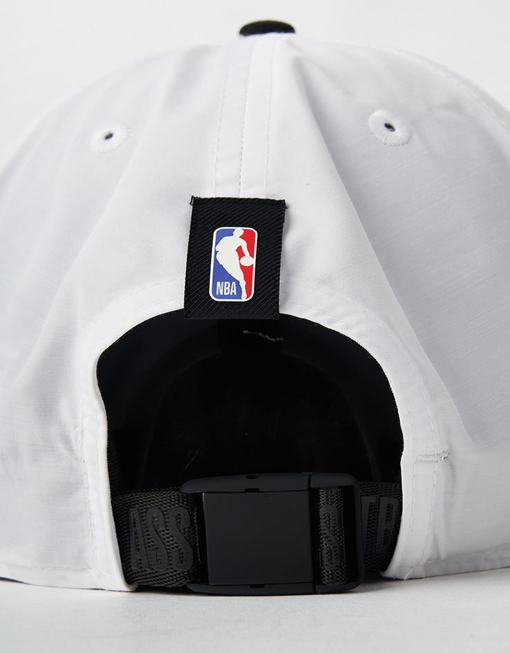 New Era Chicago Bulls NBA Draft Golfer Strapback Cap - White/Black