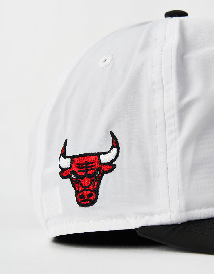 New Era Chicago Bulls NBA Draft Golfer Strapback Cap - White/Black