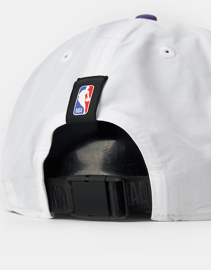 New Era Los Angeles Lakers NBA Draft Golfer Strapback Cap - White/Purple