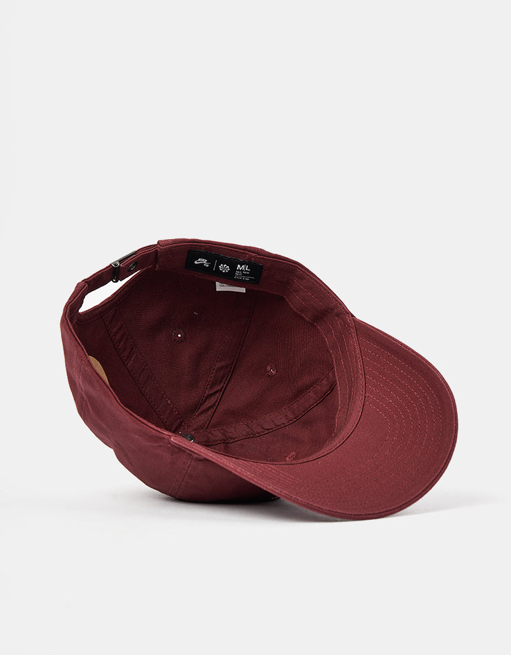 Nike SB Unstructured Flat Bill Cap - Dark Team Red/White