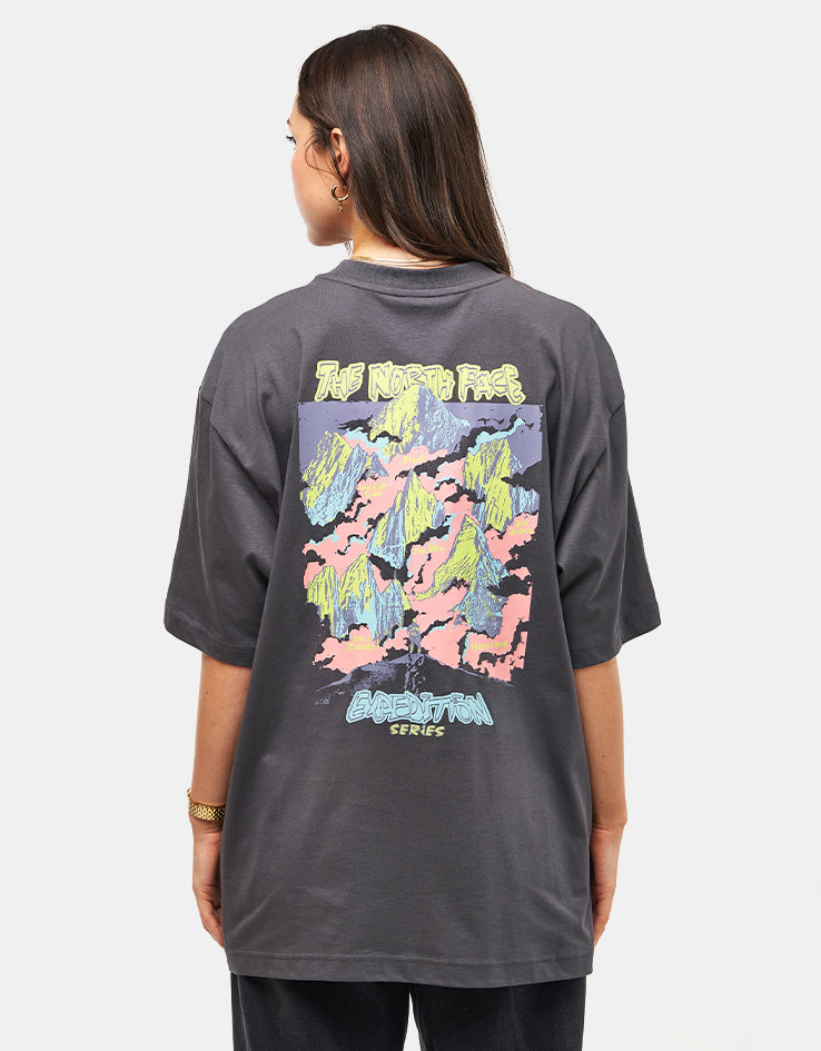 The North Face Expedition Celebration Oversized T-Shirt - Anthracite Grey