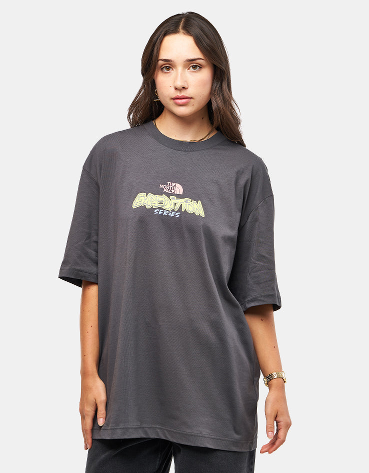 The North Face Expedition Celebration Oversized T-Shirt - Anthracite Grey