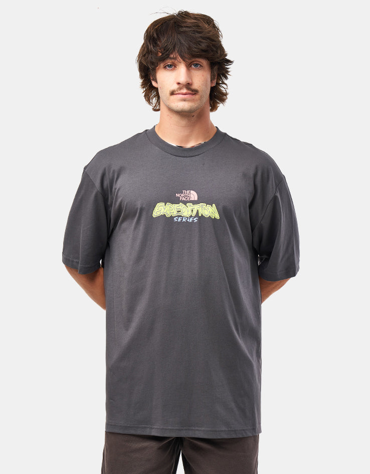 The North Face Expedition Celebration Oversized T-Shirt - Anthracite Grey