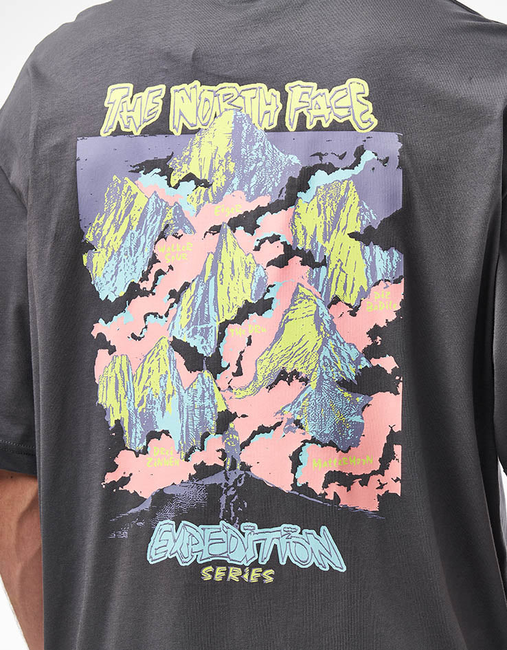 The North Face Expedition Celebration Oversized T-Shirt - Anthracite Grey