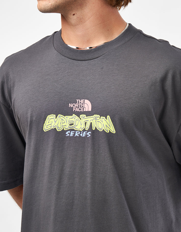The North Face Expedition Celebration Oversized T-Shirt - Anthracite Grey