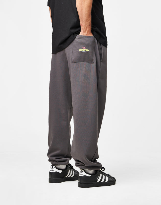 The North Face Expedition Celebration Relaxed Sweatpant - Anthracite Grey
