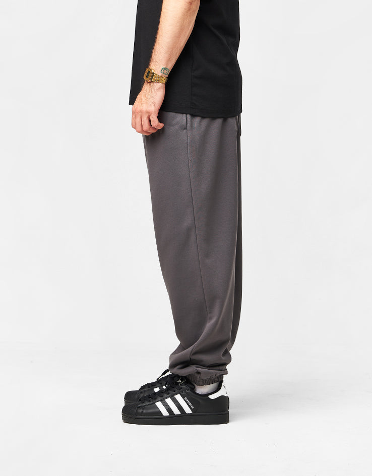 The North Face Expedition Celebration Relaxed Sweatpant - Anthracite Grey