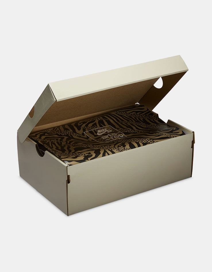 Nike SB 'Arts-Rec' Dunk Low Pro Skate Shoes - Khaki/Amber Brown-Rough Green-Rust Pink