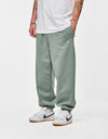 Nike Solo Swoosh Sweatpants - Clay Green/Clay Green/White