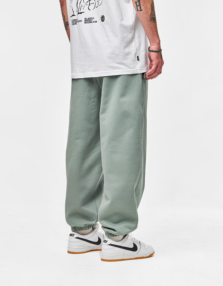 Nike Solo Swoosh Sweatpants - Clay Green/Clay Green/White