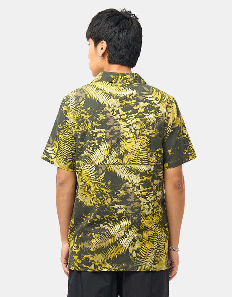 Columbia Tech Trail™ Utility Printed Woven S/S Shirt - Antique Moss/Geofern Greenscape