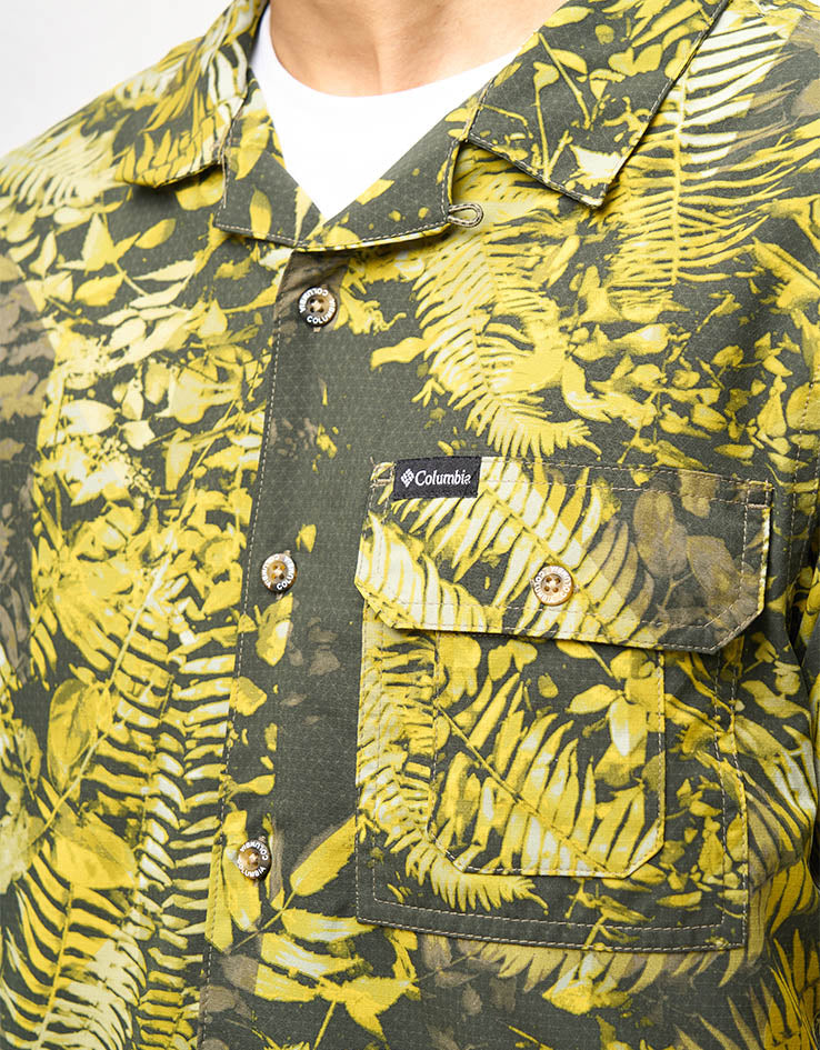 Columbia Tech Trail™ Utility Printed Woven S/S Shirt - Antique Moss/Geofern Greenscape