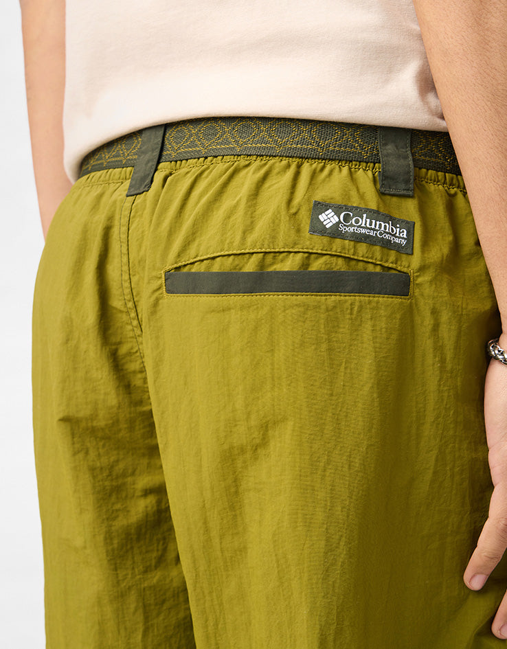 Columbia Sequoia Grove™ Woven Shorts - Mossy Green/Greenscape