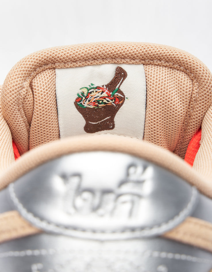 Nike SB 'Som Tum' Dunk Low Pro Skate Shoes - Canvas/Vachetta Tan-Parachute Beige