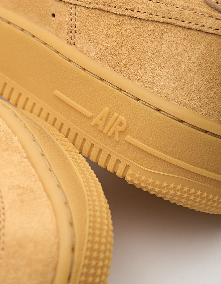 Nike SB Air Force 1 Skate Shoes - Flax/Flax-Black-Gum Light Brown