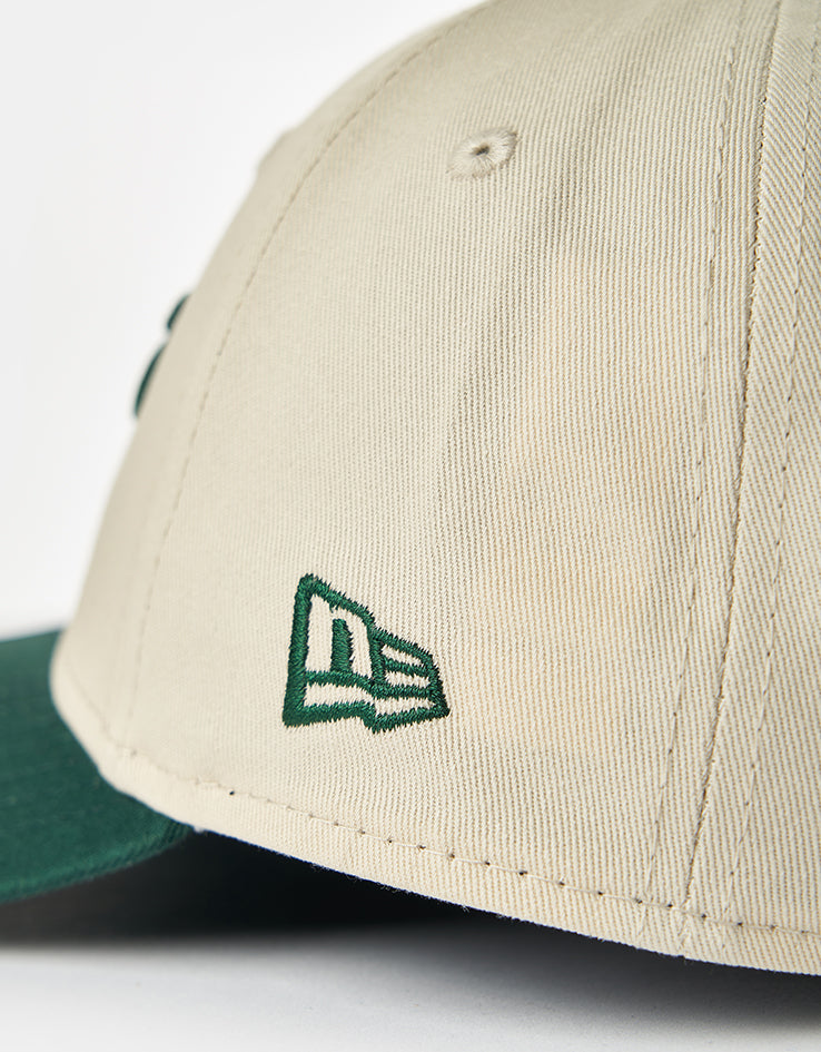 New Era Oakland A-s Colour Block 9FORTY® Strapback Cap - Light Cream/Dark Green