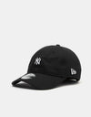 New Era New York Yankees Mini Logo 9TWENTY® Strapback Cap - Black/White