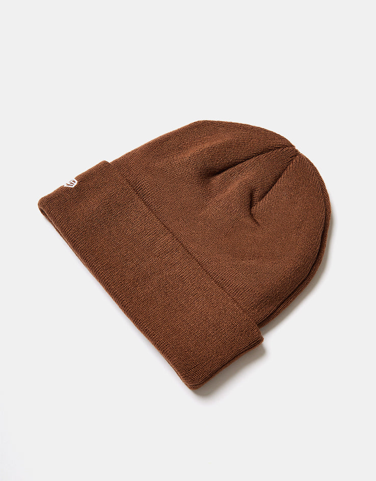 New Era New York Yankees League Essential Beanie - Deep Auburn