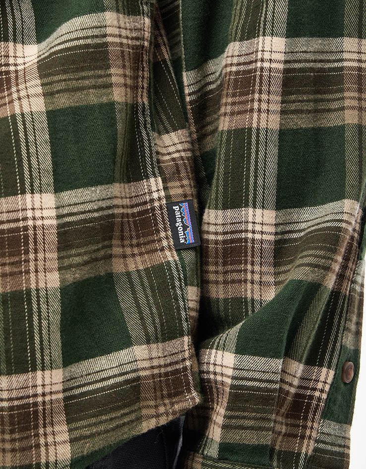 Patagonia Lightweight Fjord L/S Flannel Shirt - Cozy Cabin: Treeline Green