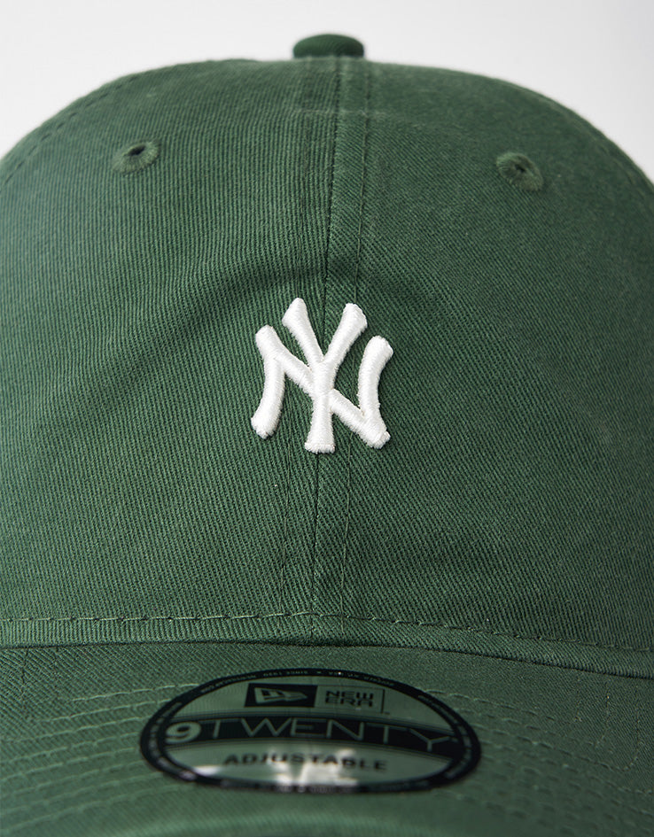 New Era New York Yankees Mini Logo 9TWENTY® Strapback Cap - Green