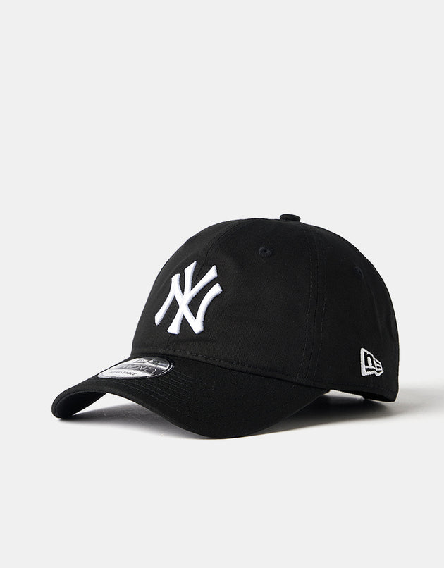 New Era New York Yankees League Essential 9TWENTY® Strapback Cap - Black/White