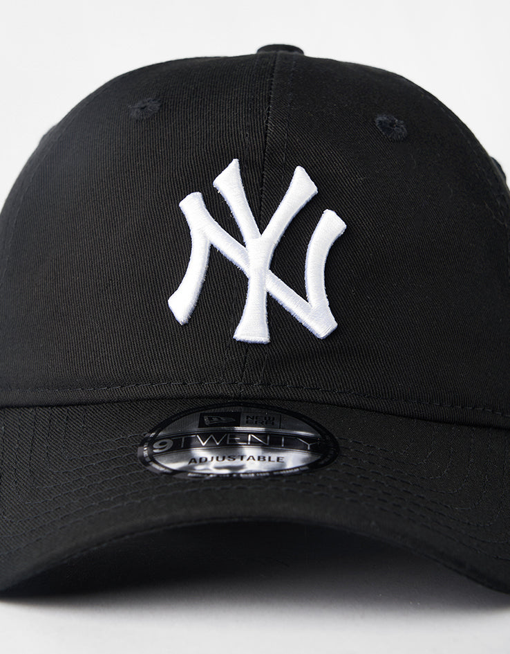 New Era New York Yankees League Essential 9TWENTY® Strapback Cap - Black/White