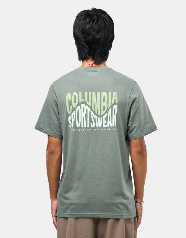 Columbia CSC™ Outdoor Back Graphic T-Shirt - Sedona Sage/Wavy Branded Peaks